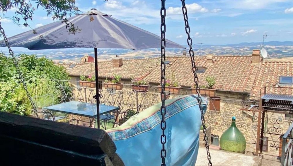 Panoramic Nest in Montalcino