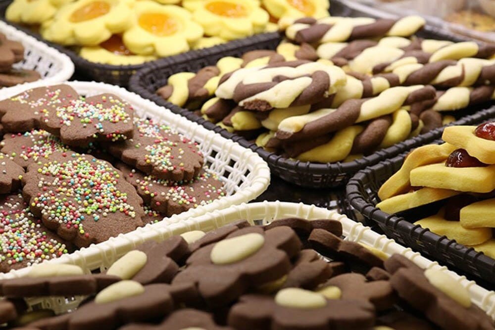 Uova e farina - dolci, pasta - ricciarelli - panforte, montalcino - siena- tuscany - Italy